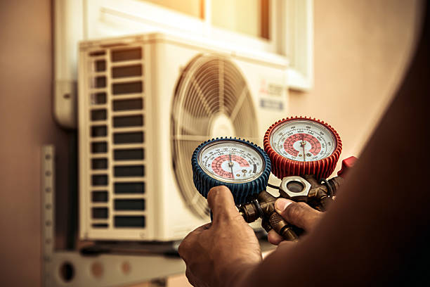 Professional Ac Installation technician working in Gray Summit, MO